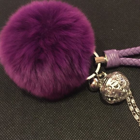 🎀 Lovely super soft fuzzy fluffy pom pom ball bell keychain - Picture 8 of 9